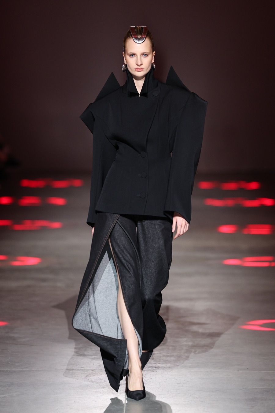 Dari — Revue Management model, photo 3